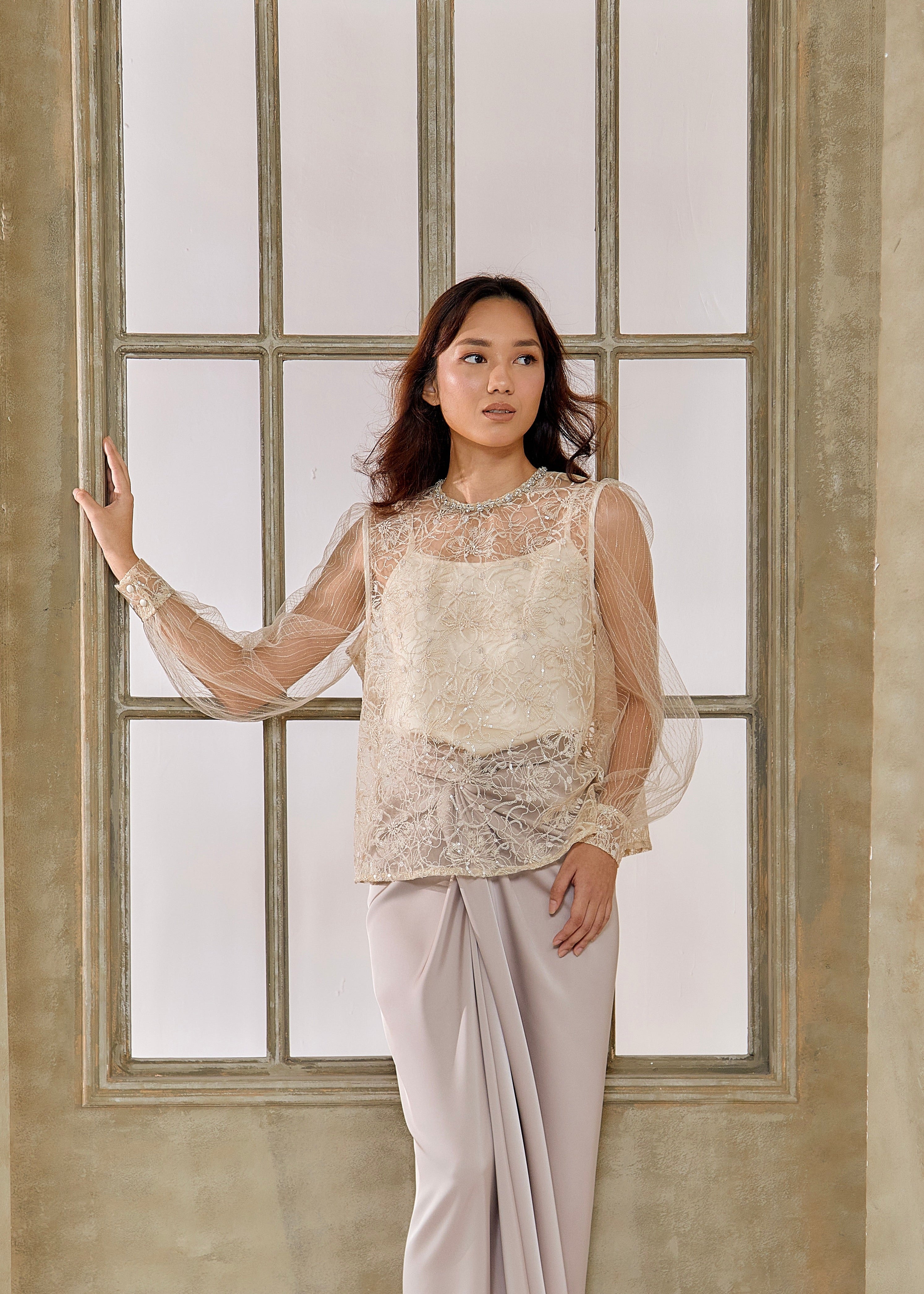 Kiara Set in Champagne