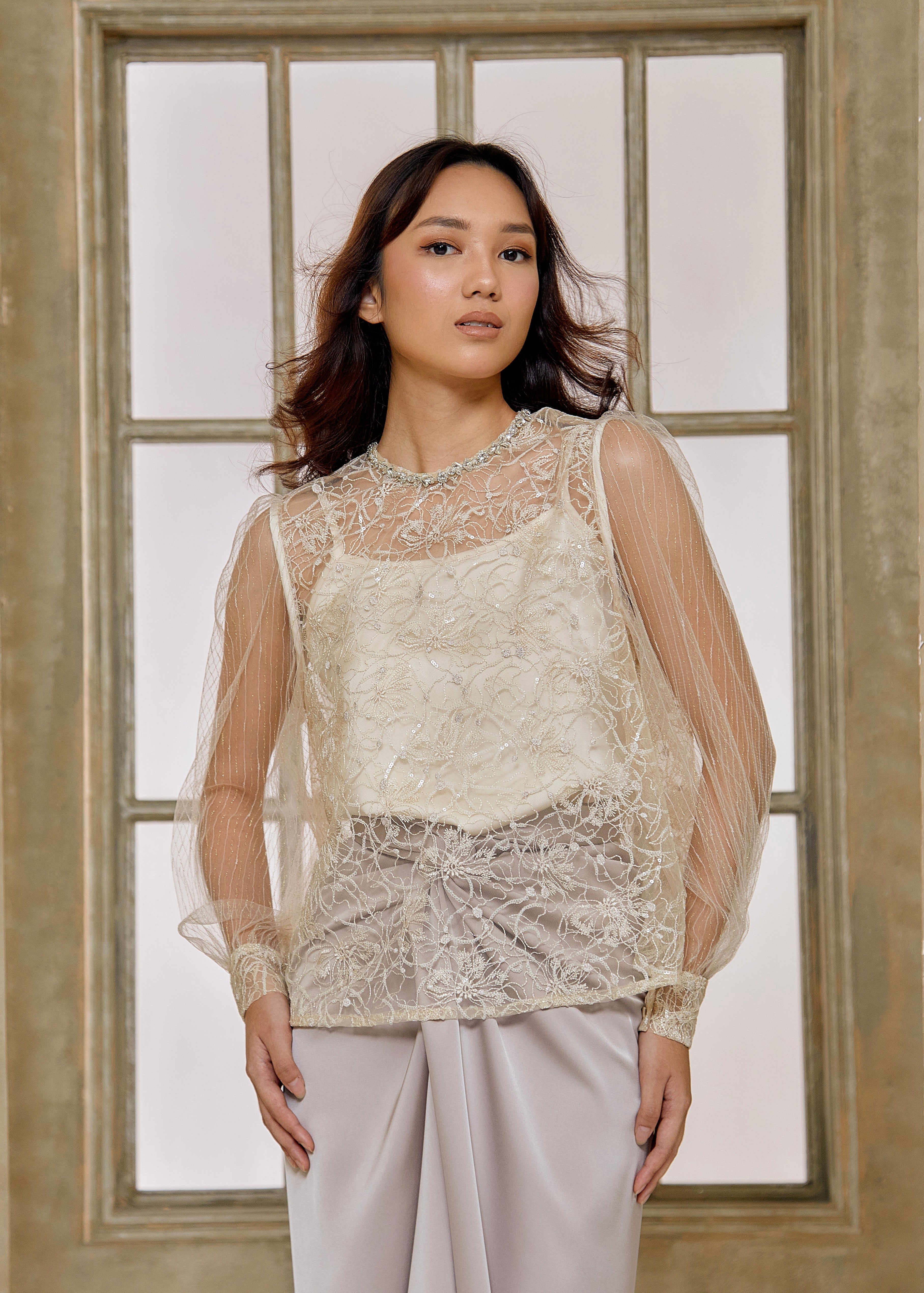 Kiara Set in Champagne