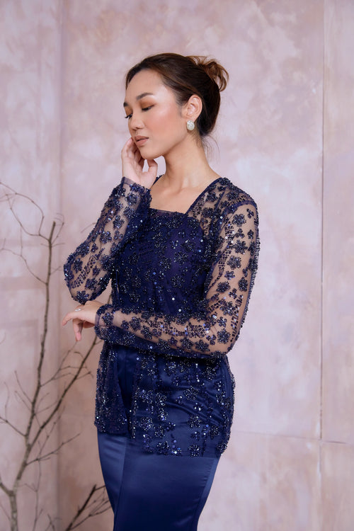 Reina Set in Navy Blue