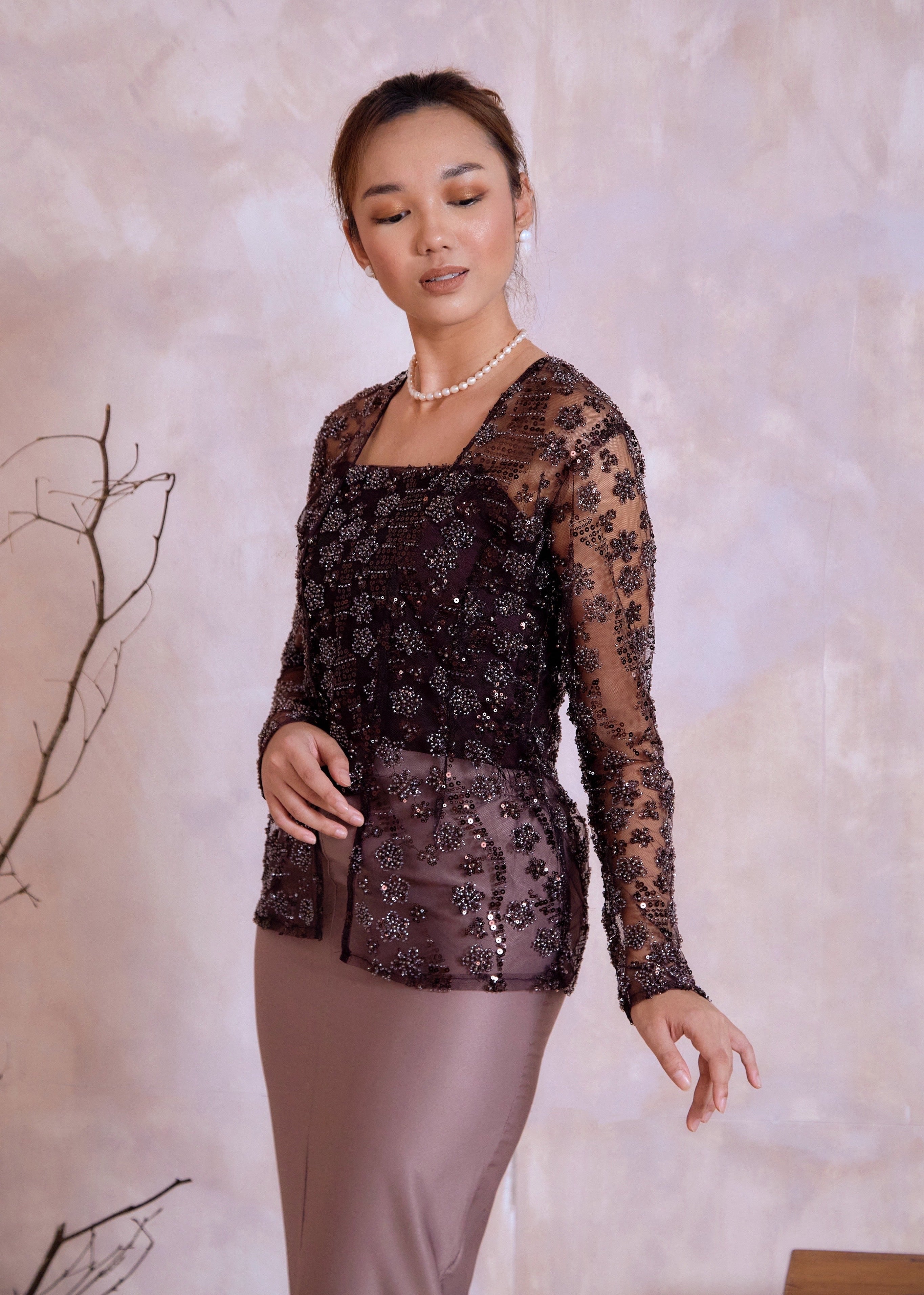 Reina Set in Brown Mauve