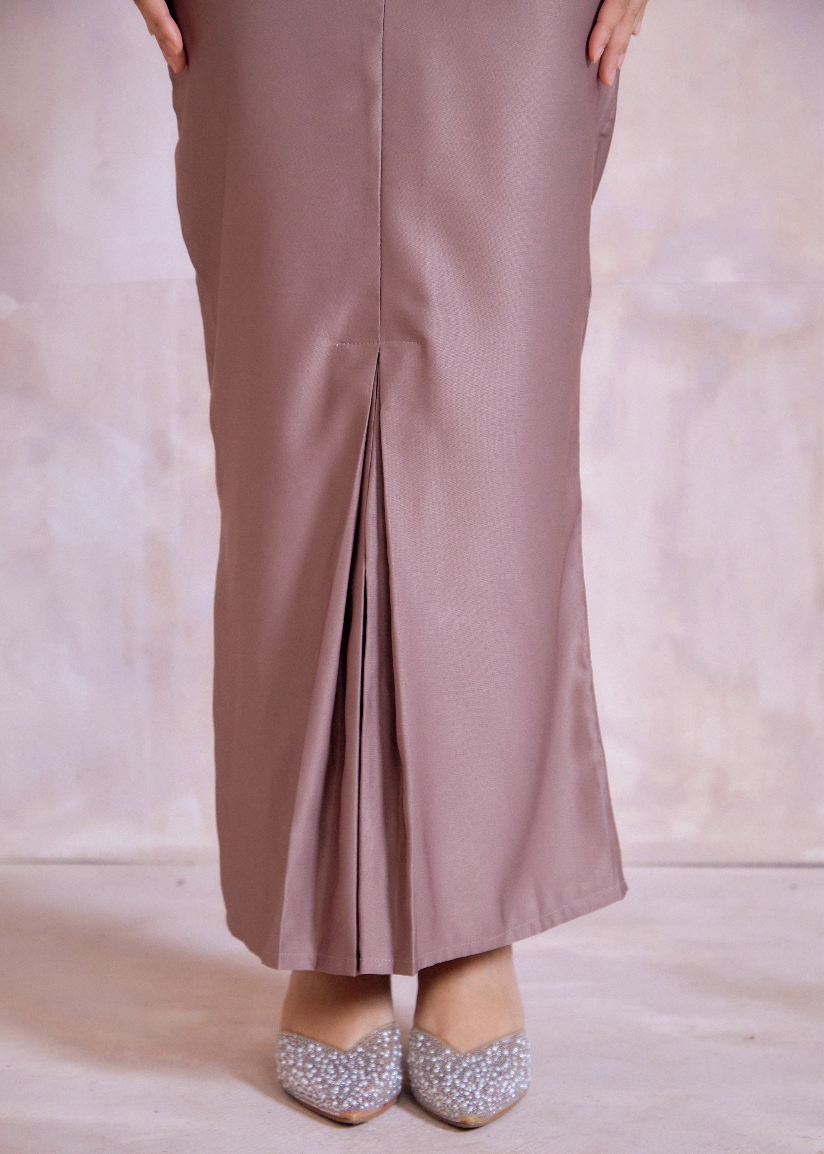 Reina Set in Brown Mauve